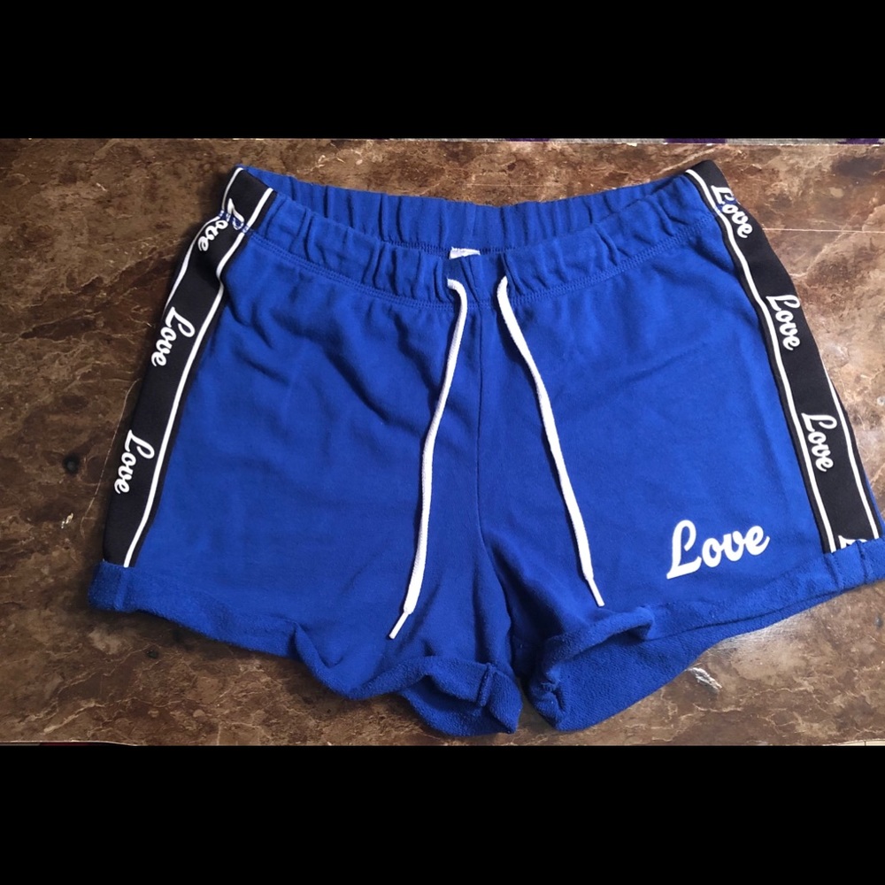 Shorts - Picture 2 of 3